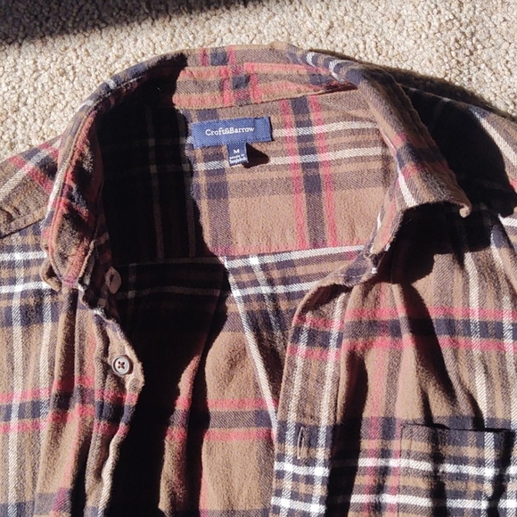 🌈 3/$25 Brown flannel shirt - Picture 2 of 3